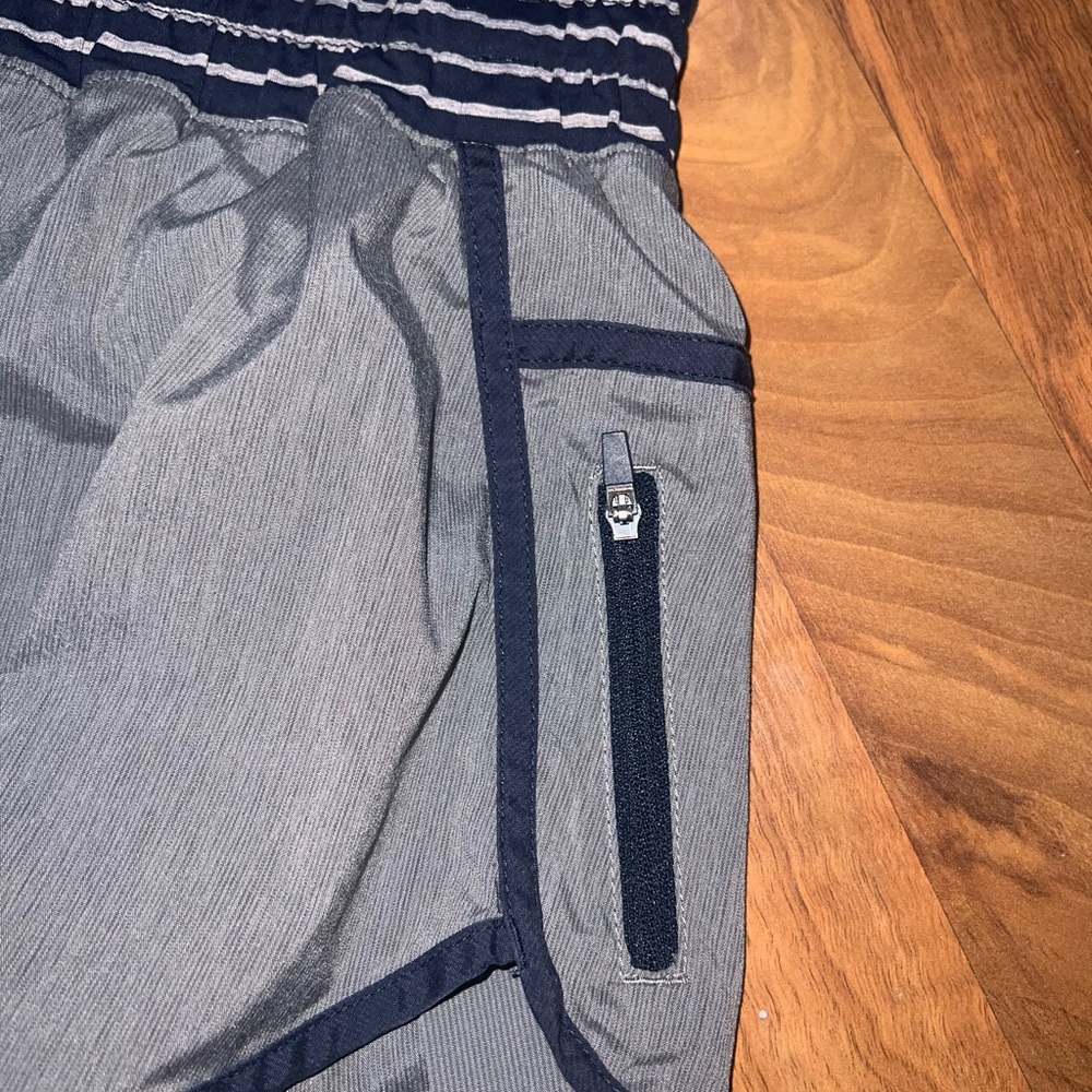 Lululemon size 8, 4” inseam - Picture 6 of 8